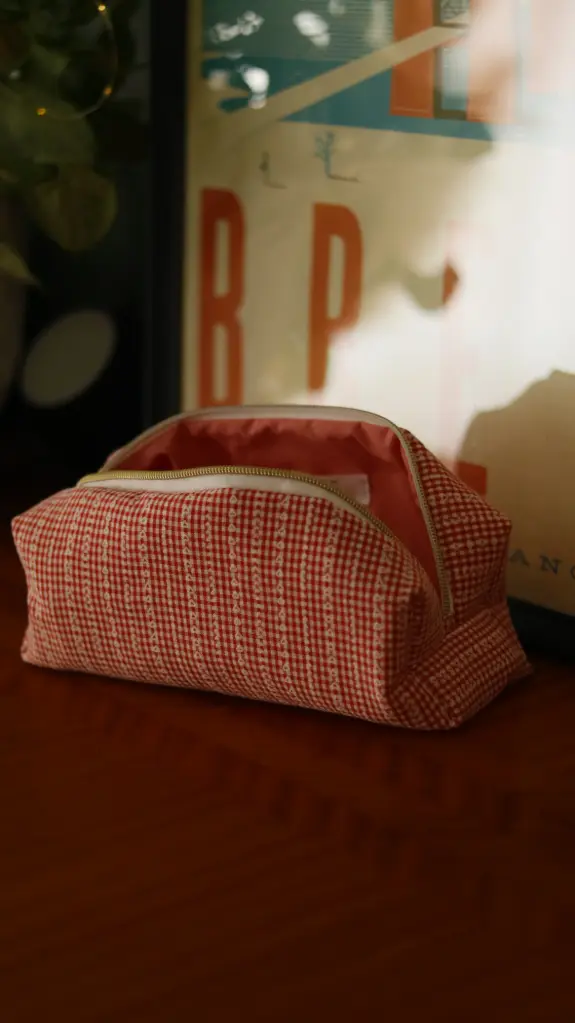 Trousse vichy rouge taille S