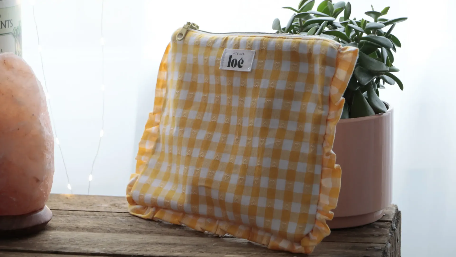 Pochette plate à volants vichy jaune