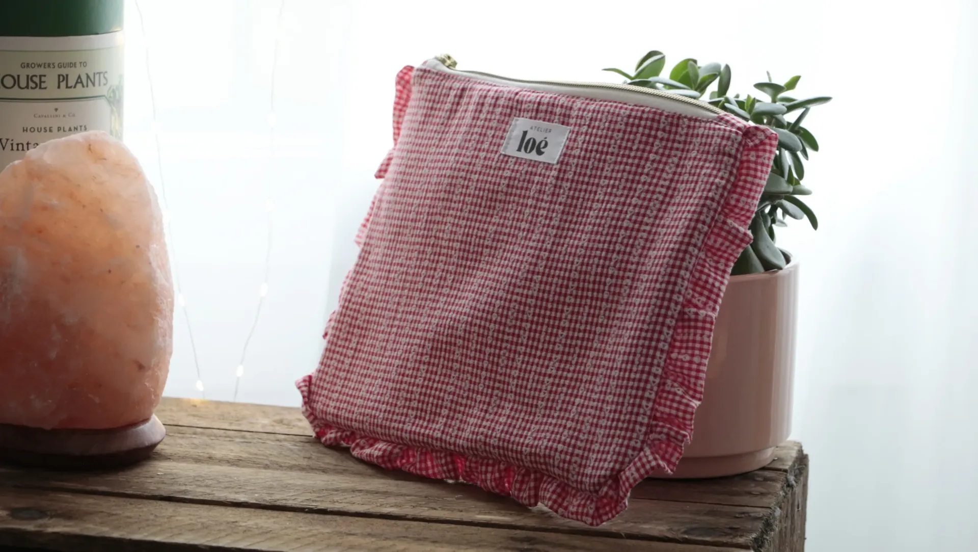 Pochette plate à volants vichy rouge