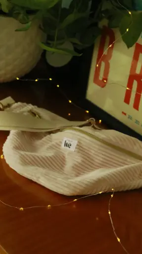 Sac banane velours côtelé écru